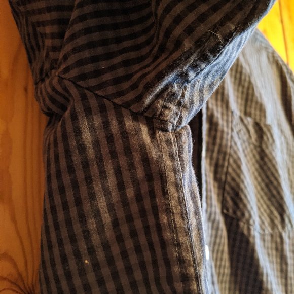 Volcom Short Sleeve Button Up Shirt - Size M - Picture 5 of 9